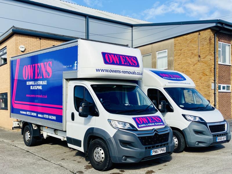 Large or small job? We have all sized vehicles available from a courier van to the full size removal vehicle.